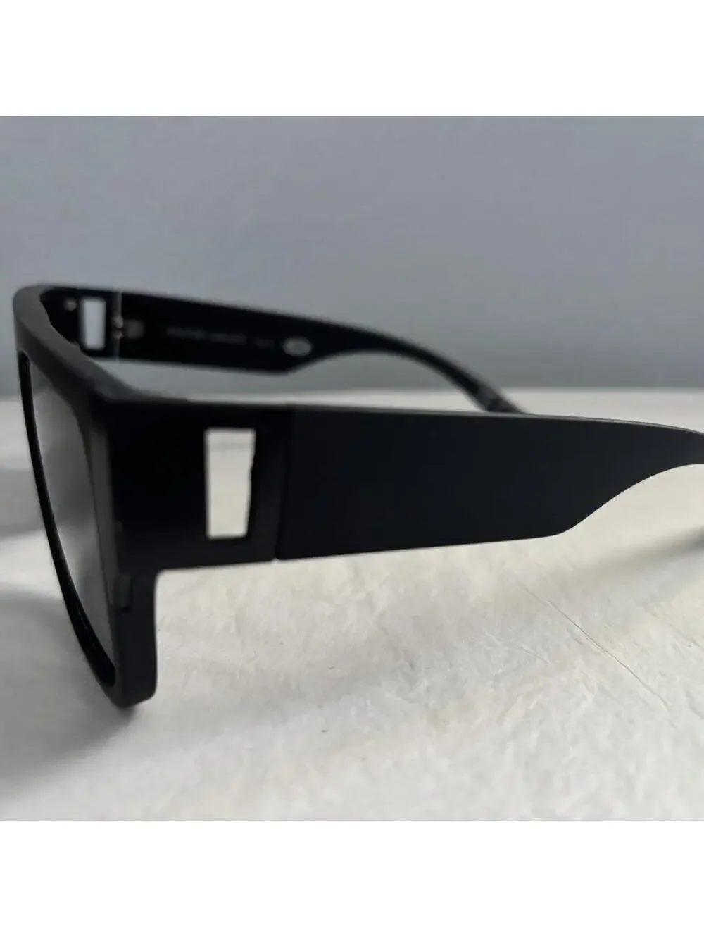 Foster Grant Men's Black Sunglass